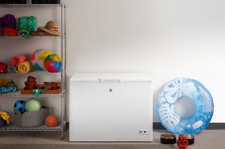 GE 10.7 Cu. Ft. Manual Defrost Chest Freezer in White