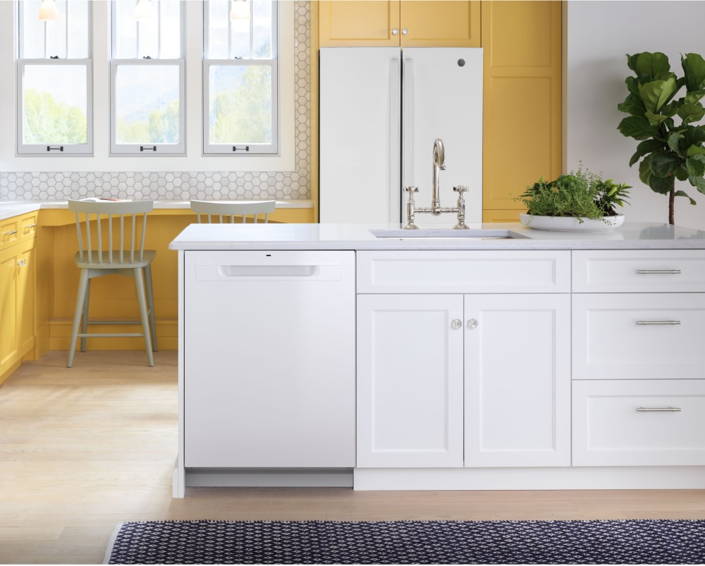 GE Plastic Interior Dishwasher - White